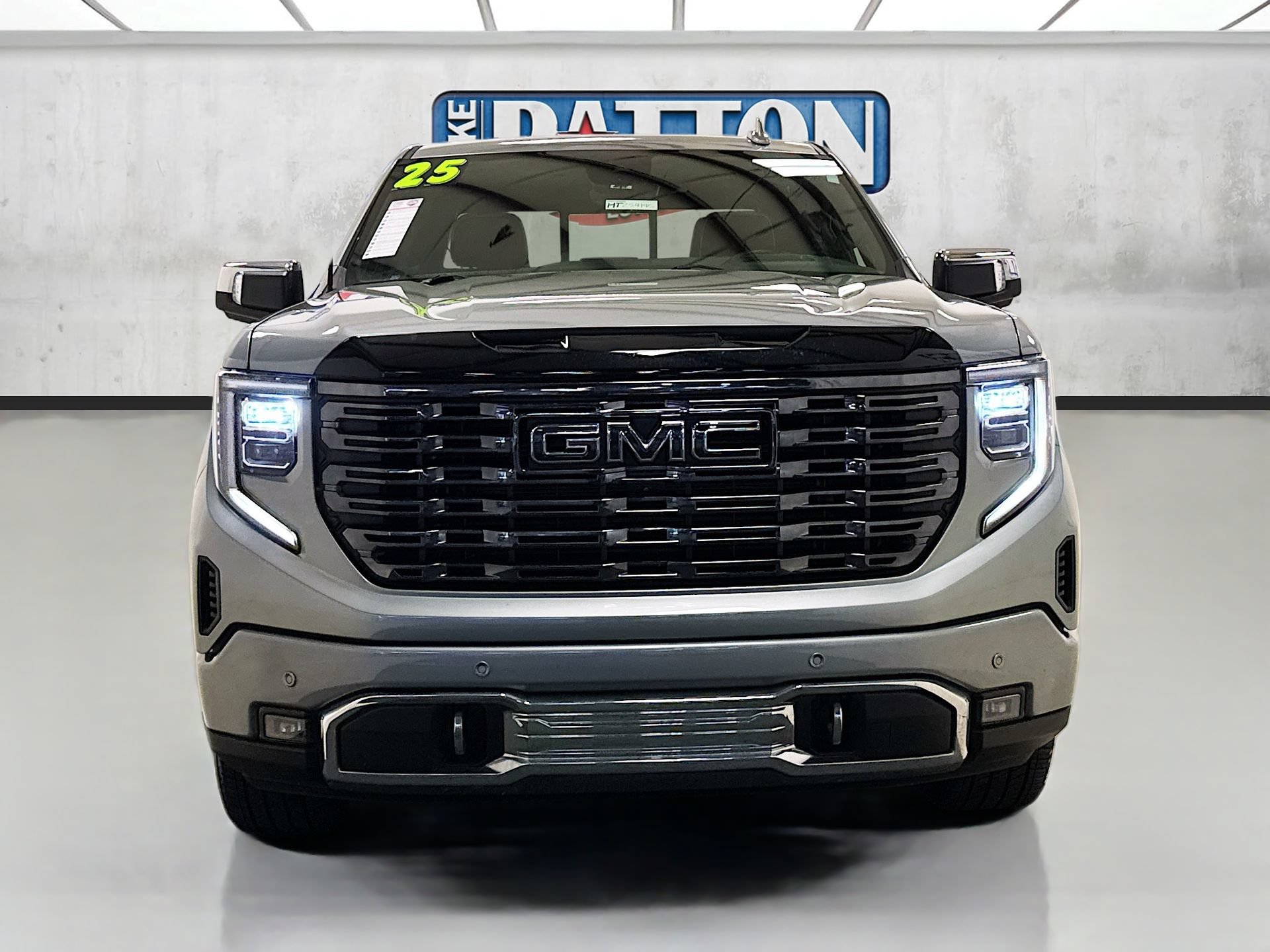 Used 2025 GMC Sierra 1500 Denali Ultimate AWD/4WD image 2