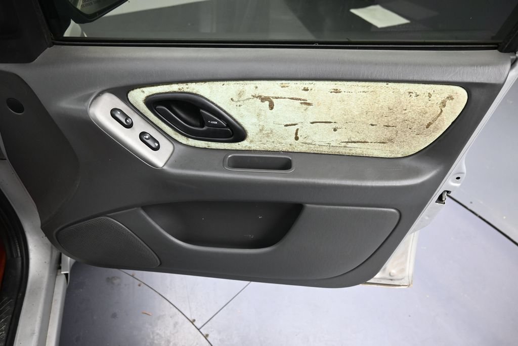 Used 2003 Ford Escape Limited FWD image 28