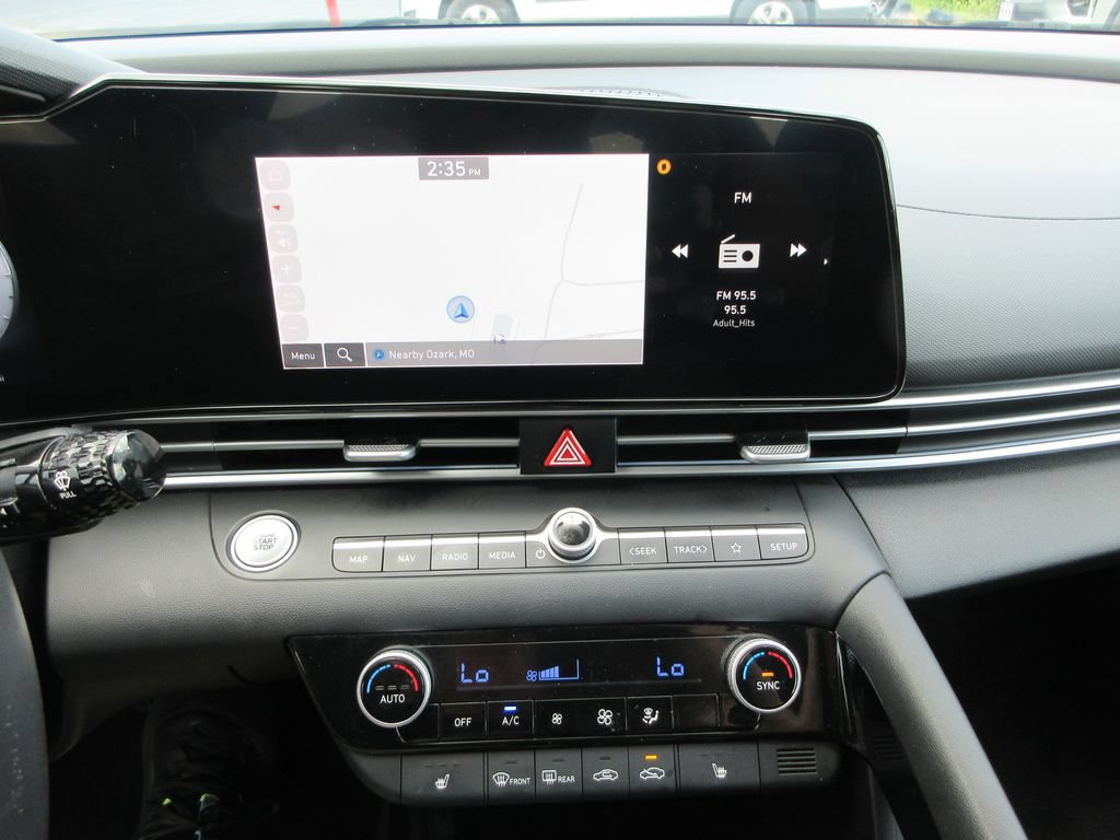 Used 2025 Hyundai Elantra SEL FWD image 28