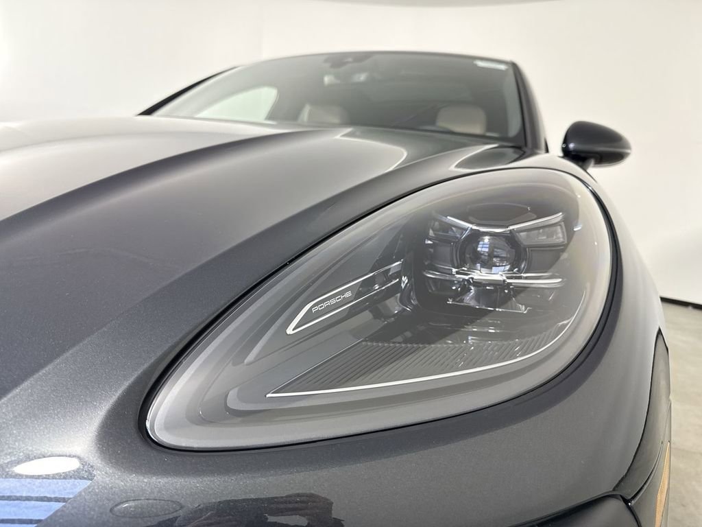 New 2026 Porsche Macan AWD/4WD image 11
