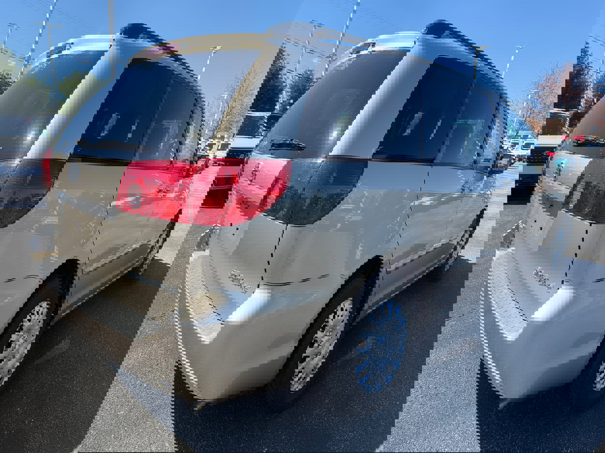 Used 2007 Toyota Sienna LE image 3