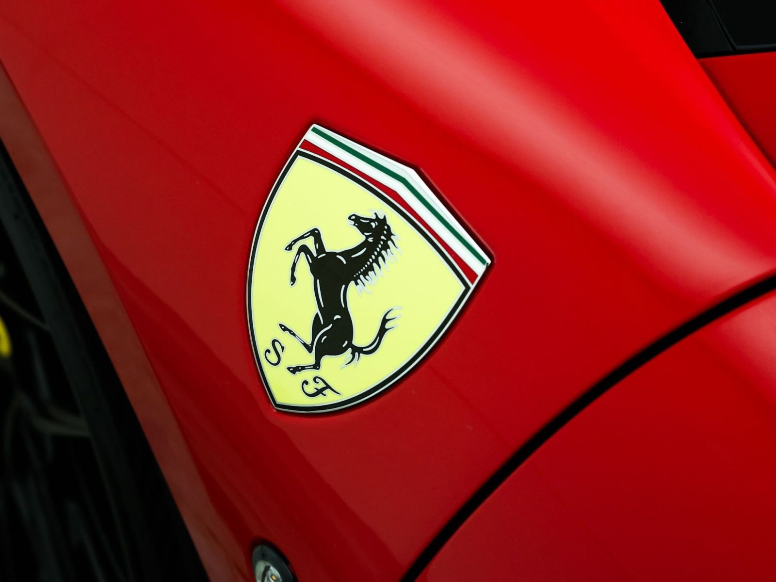 Used 2021 Ferrari F8 Tributo RWD image 17