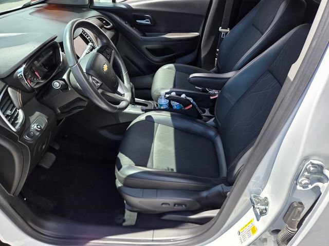 Certified 2022 Chevrolet Trax LT w/ LT Convenience Package FWD image 10
