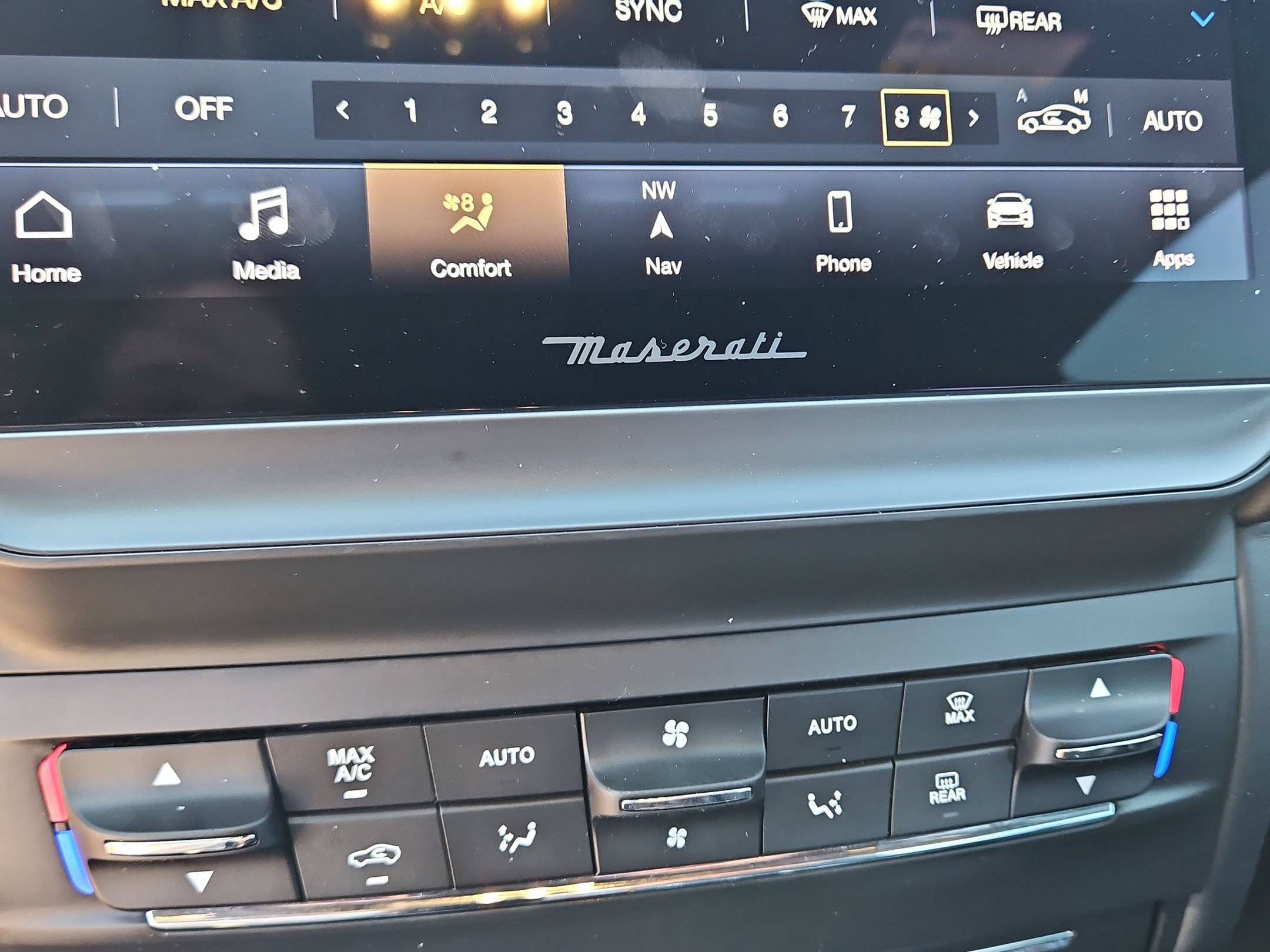 Used 2022 Maserati Ghibli Modena Q4 AWD/4WD image 32