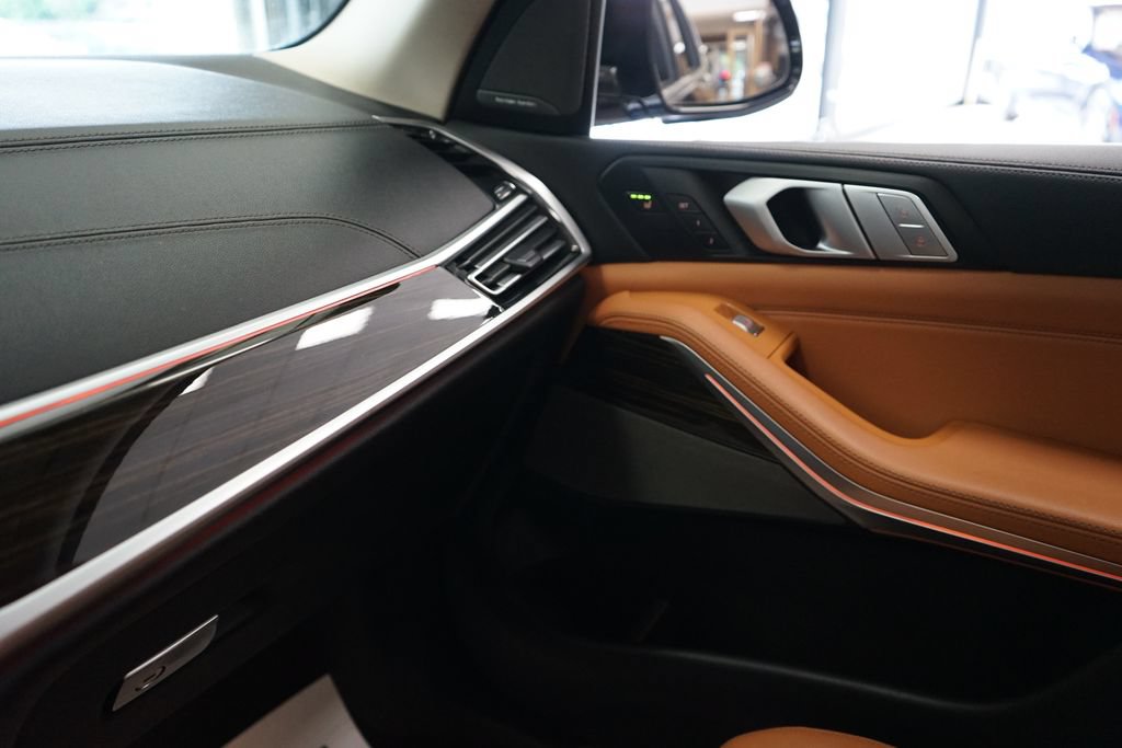 Used 2019 BMW X7 xDrive50i w/ Premium Package AWD/4WD image 50