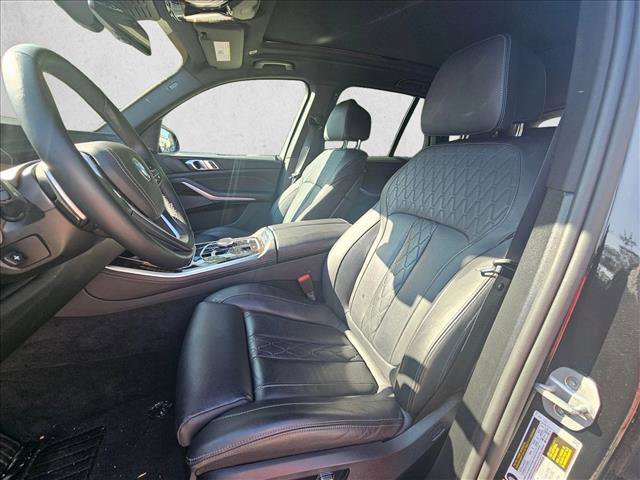 Used 2025 BMW X5 xDrive50e image 11