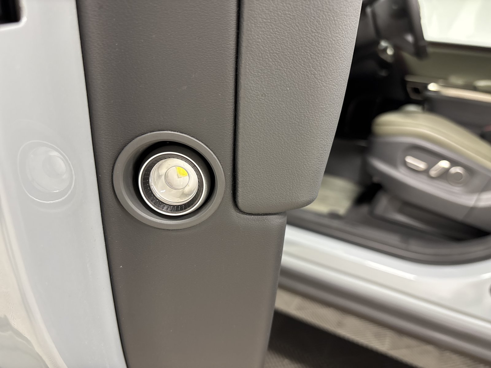 Used 2024 Rivian R1T Adventure AWD/4WD image 30