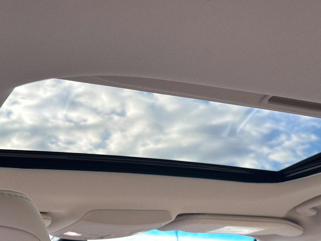 Used 2020 Lincoln MKZ Reserve w/ Elements Package image 12