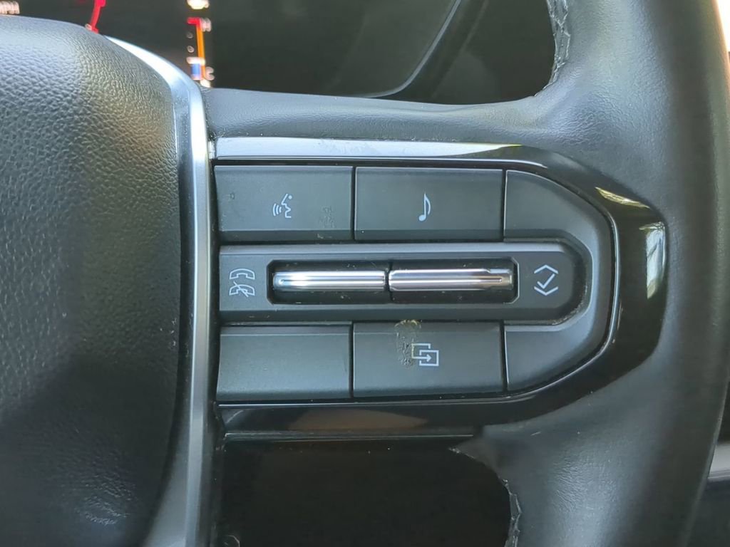 Used 2023 Chevrolet Colorado LT w/ LT Convenience Package II image 26