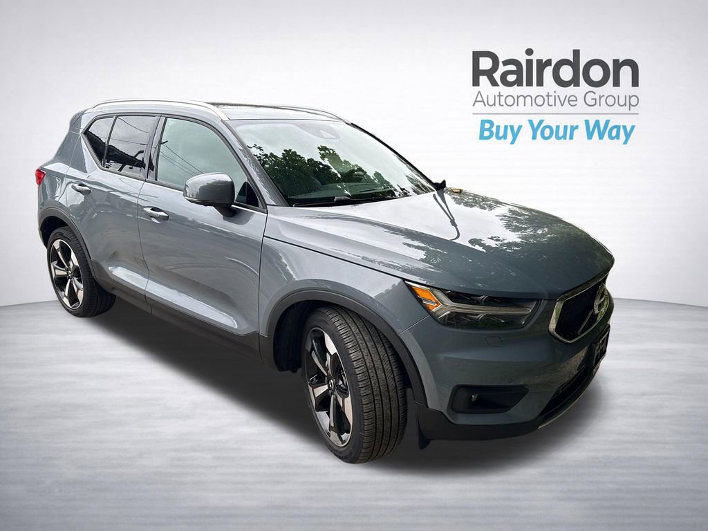 Used 2020 Volvo XC40 T5 Momentum w/ Protection Package Premier