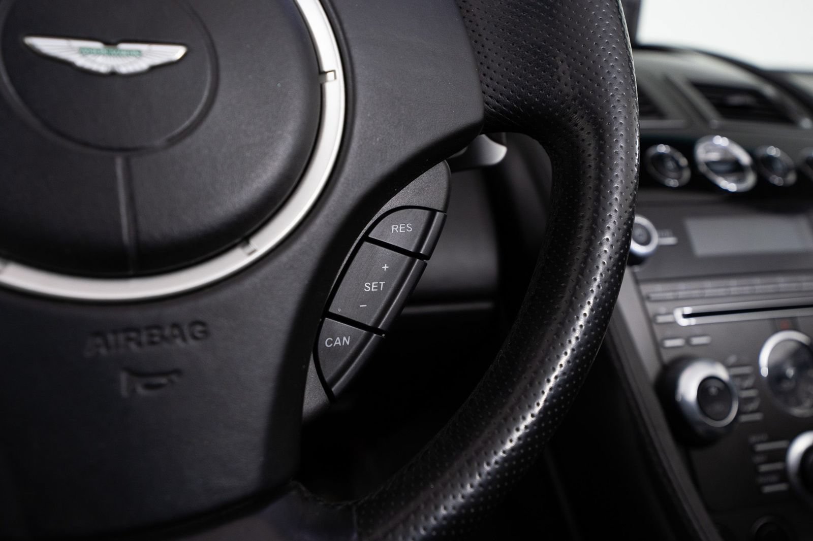 Used 2012 Aston Martin V8 Vantage Roadster RWD image 23