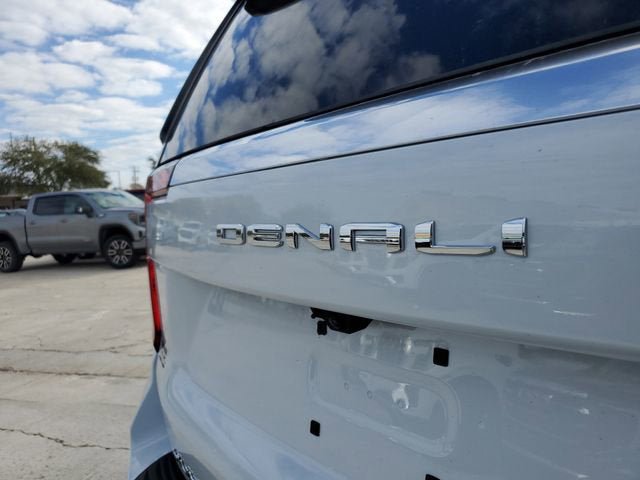 New 2026 GMC Yukon XL Denali w/ Sun & Power Step Package AWD/4WD image 9