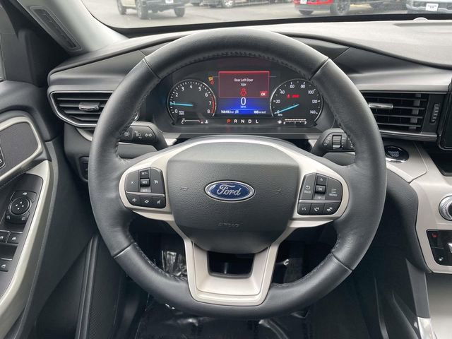 Used 2023 Ford Explorer XLT w/ Equipment Group 202A image 9