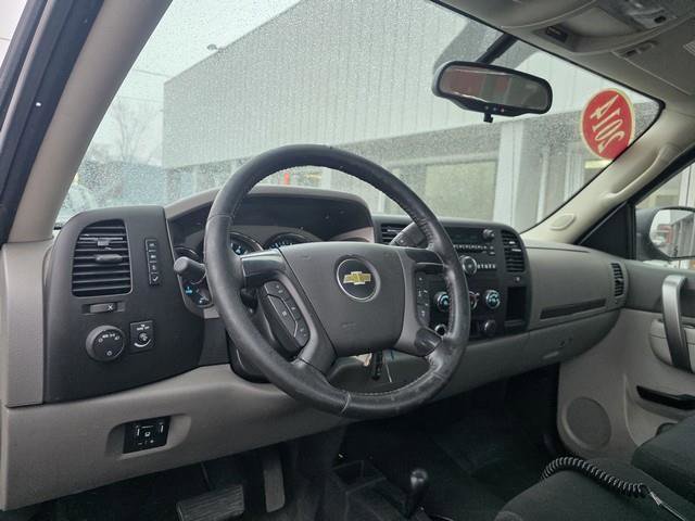 Used 2014 Chevrolet Silverado 2500 W/T w/ Snow Plow Prep Package image 7