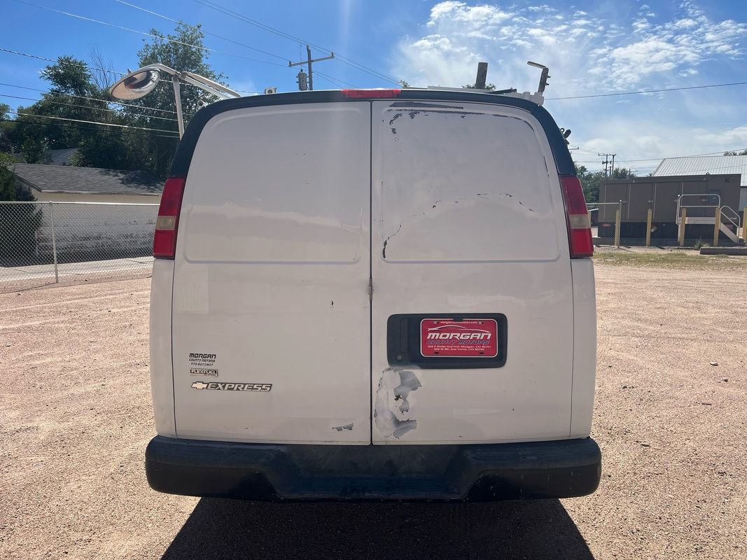 Used 2010 Chevrolet Express 2500 image 4