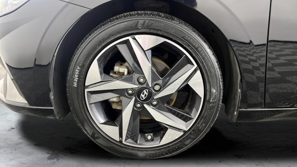 Used 2022 Hyundai Elantra Limited w/ Cargo Package FWD image 26