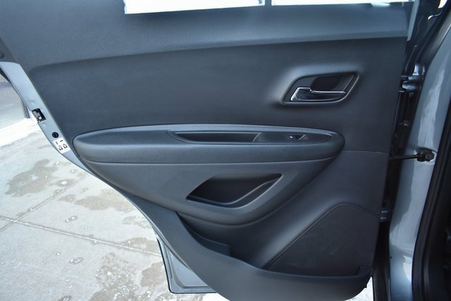 Used 2020 Chevrolet Trax LS image 27