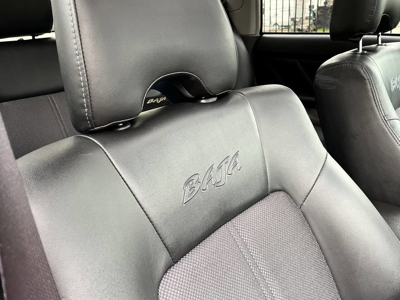 Used 2005 Subaru Baja Sport image 29