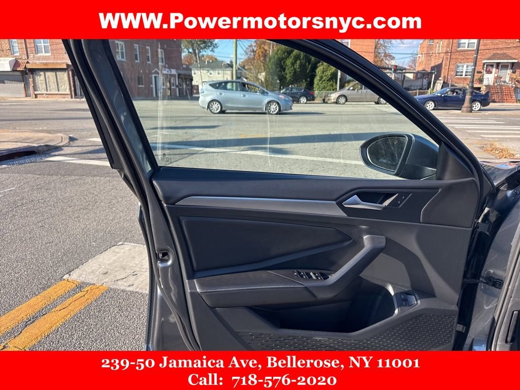 Used 2022 Volkswagen Jetta SE image 25