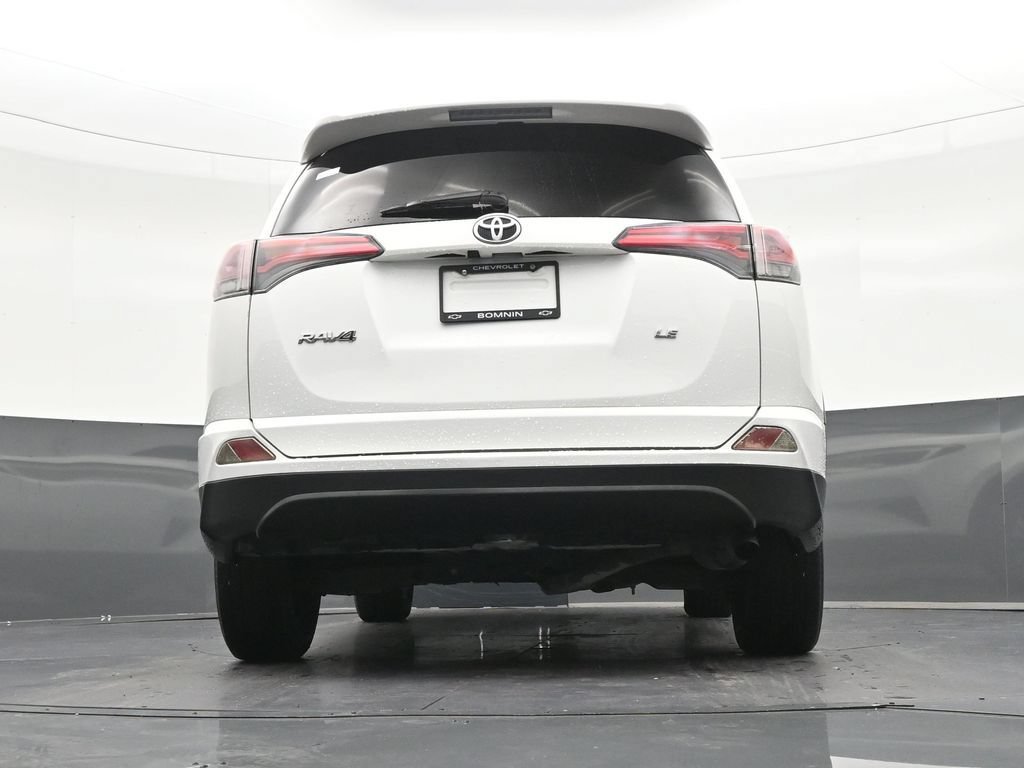 Used 2018 Toyota RAV4 LE FWD image 26