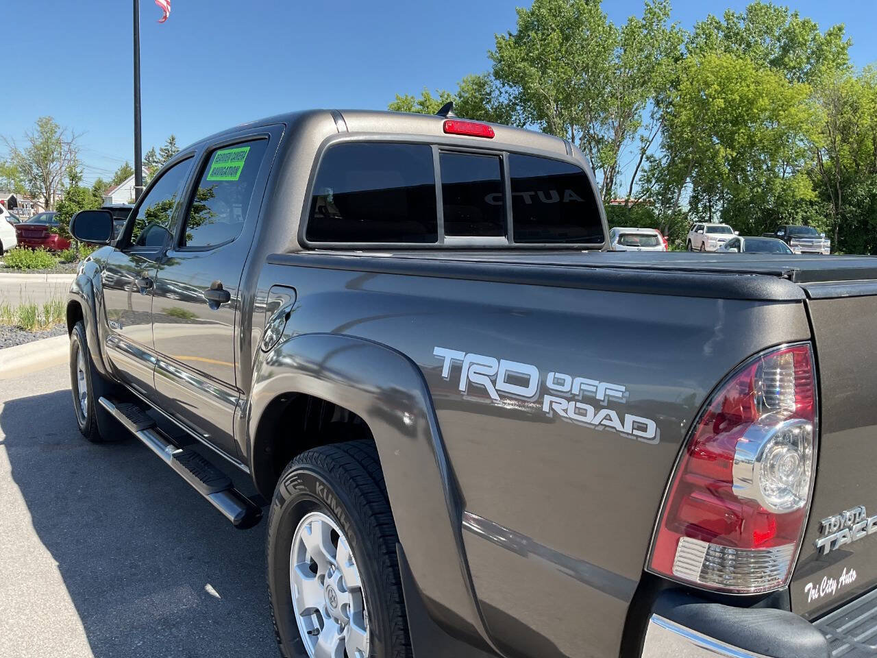 Used 2015 Toyota Tacoma PreRunner w/ TRD Off-Road Package RWD image 5