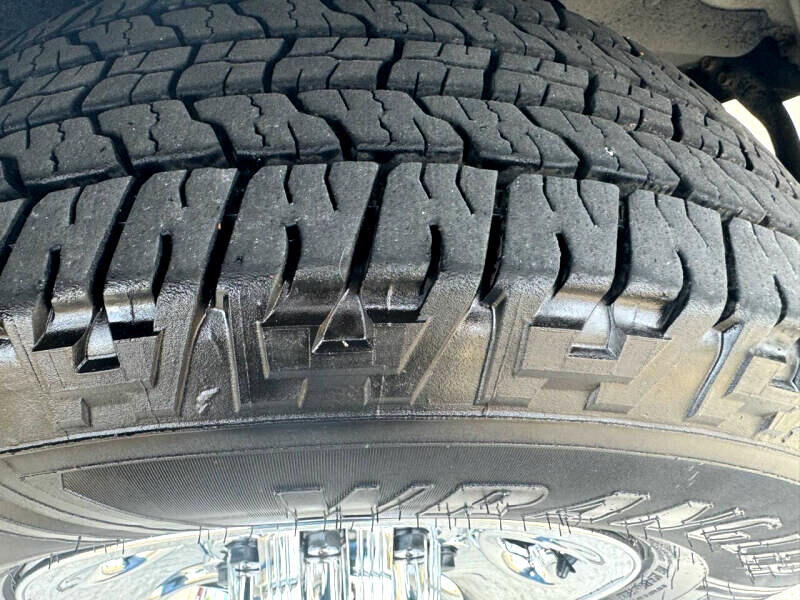 Used 2018 Chevrolet Express 2500 image 15