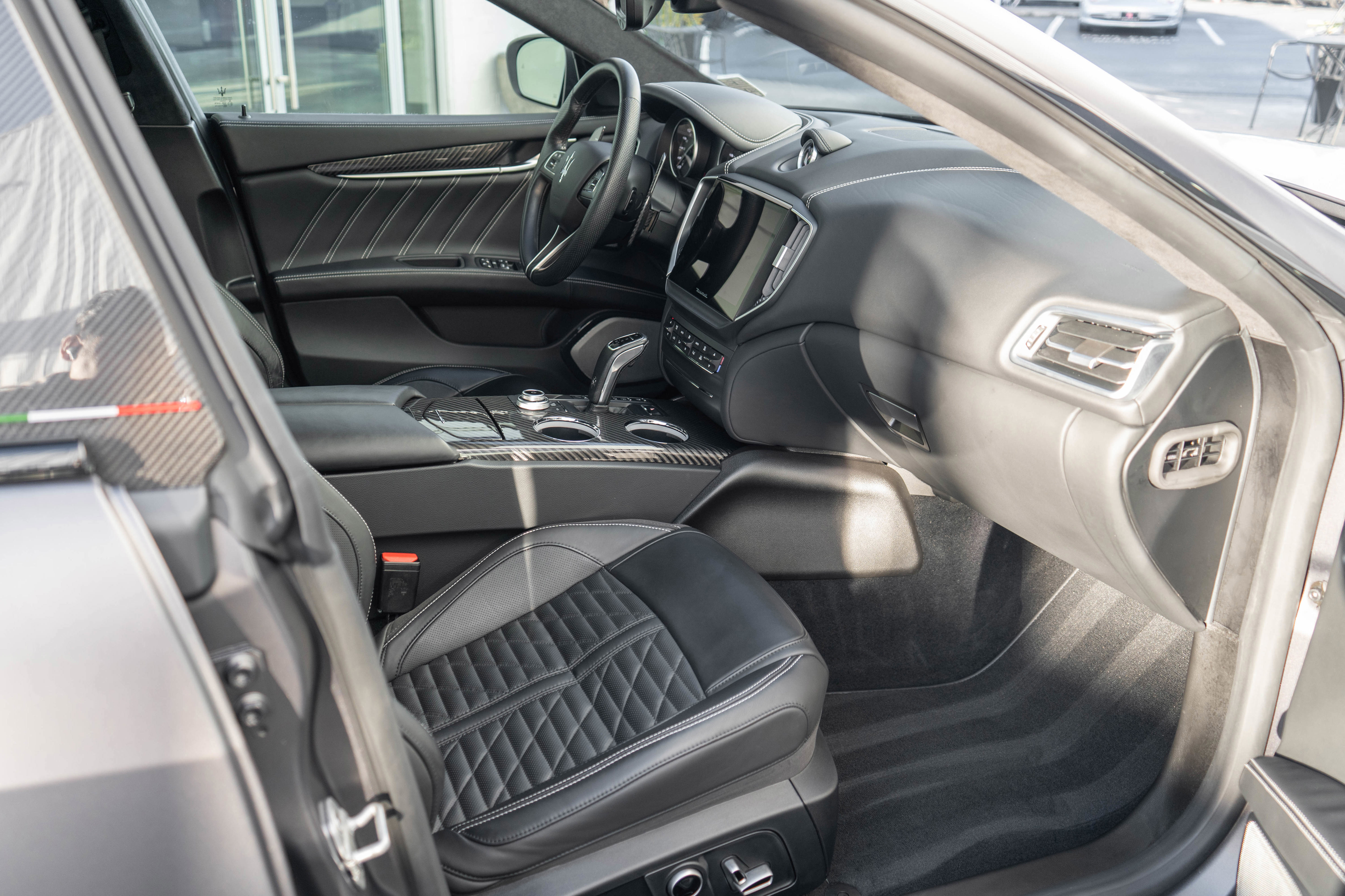 Used 2022 Maserati Ghibli Trofeo image 29