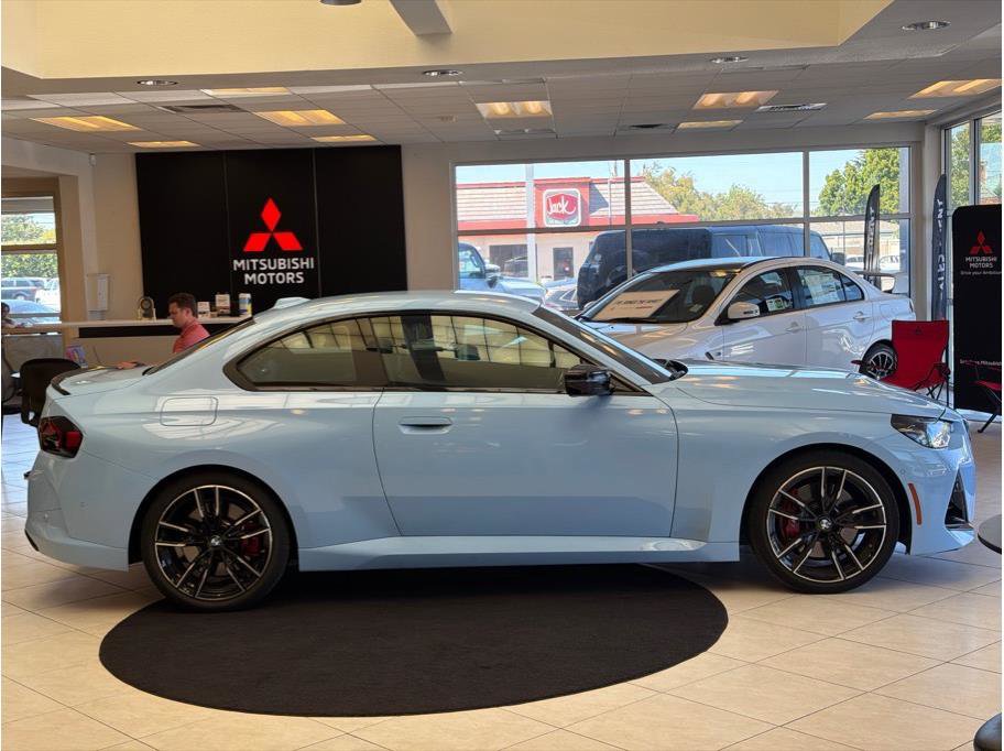 Used 2025 BMW M240i Coupe w/ Premium Package RWD image 5
