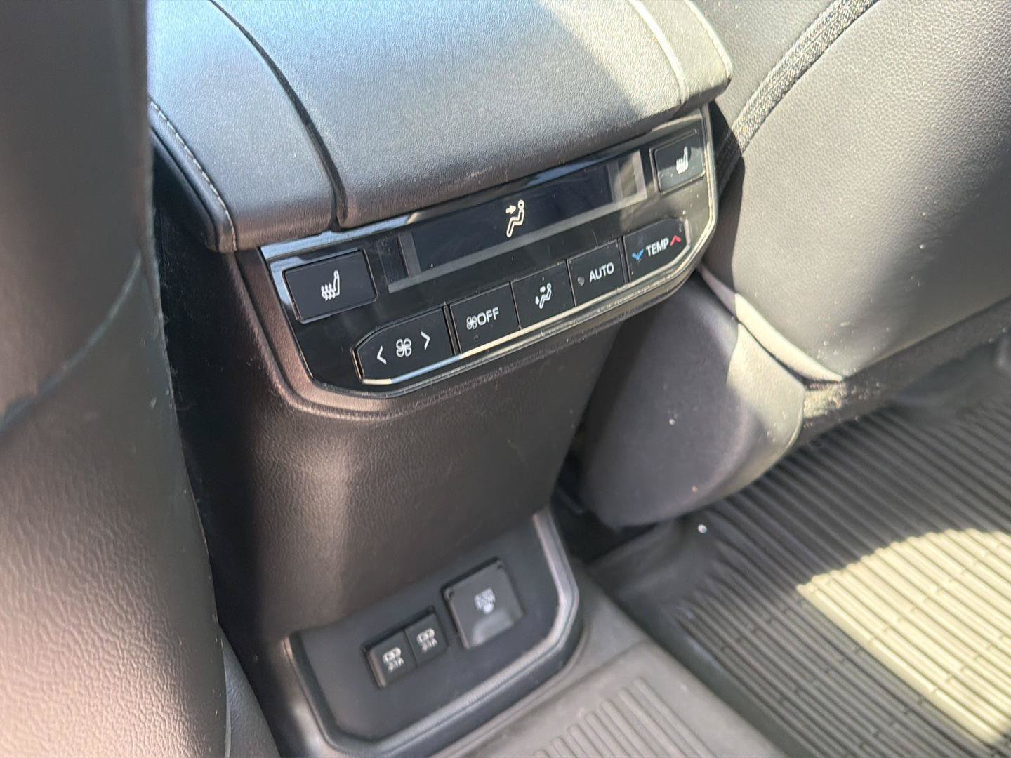 Used 2020 Toyota Highlander Platinum AWD/4WD image 12