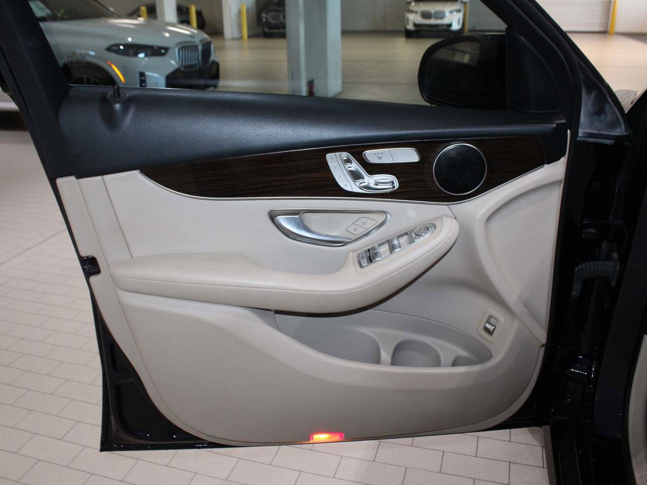 Used 2019 Mercedes-Benz GLC 300 image 10