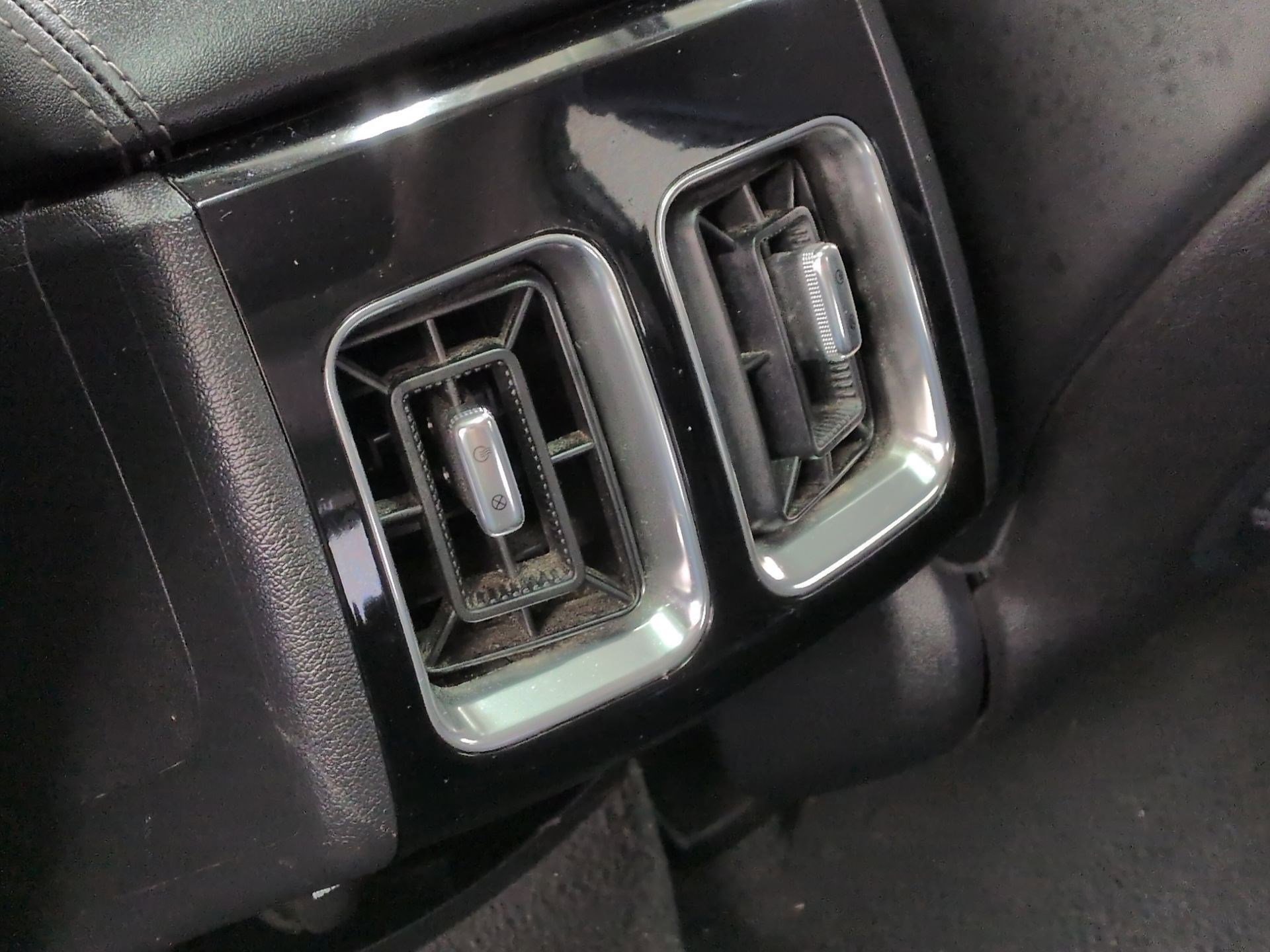 Used 2023 Kia Sorento SX image 21