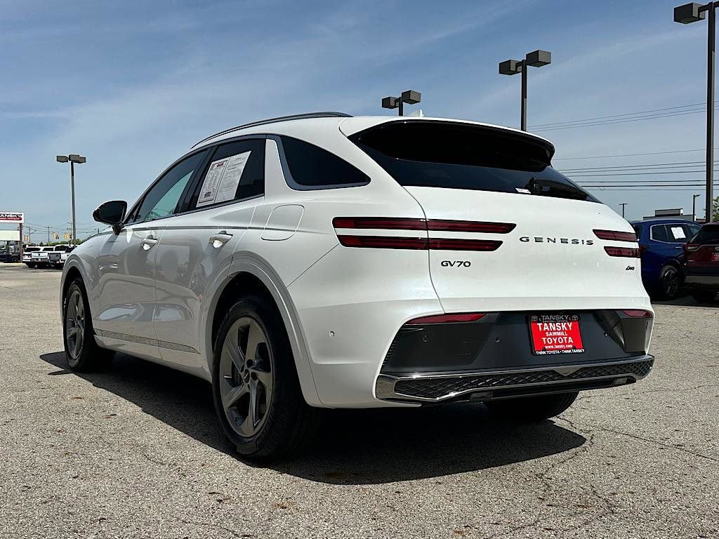 Used 2026 Genesis GV70 2.5T Advanced AWD/4WD image 3