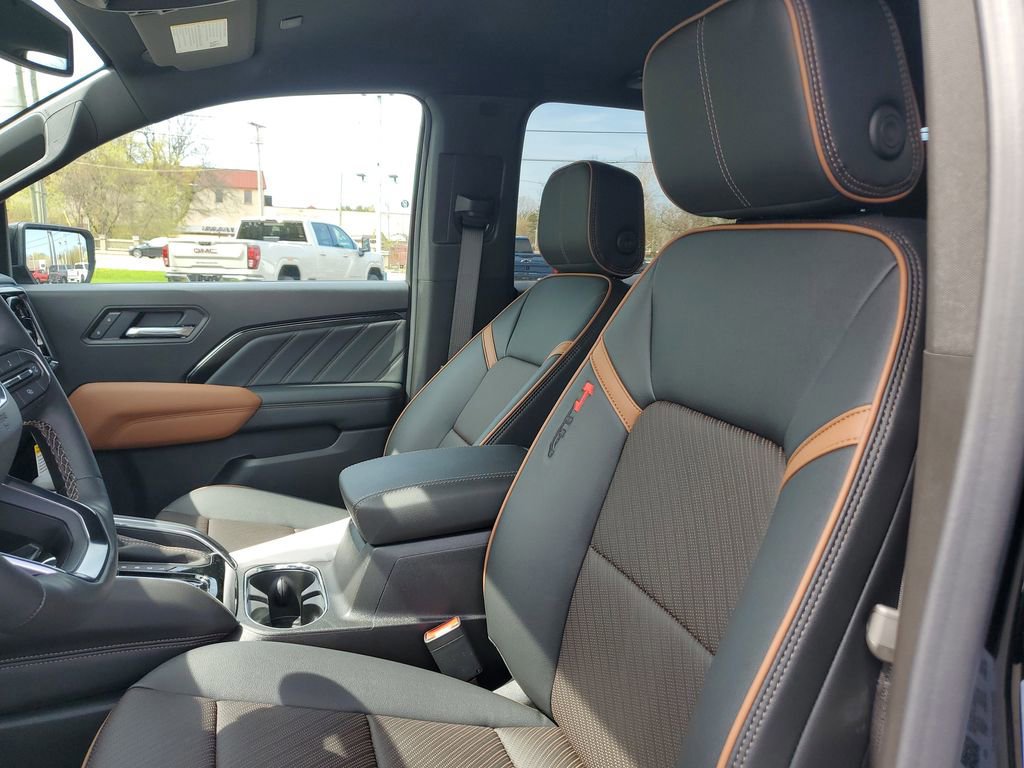 New 2026 GMC Canyon AT4 w/ AT4 Premium Package AWD/4WD image 15