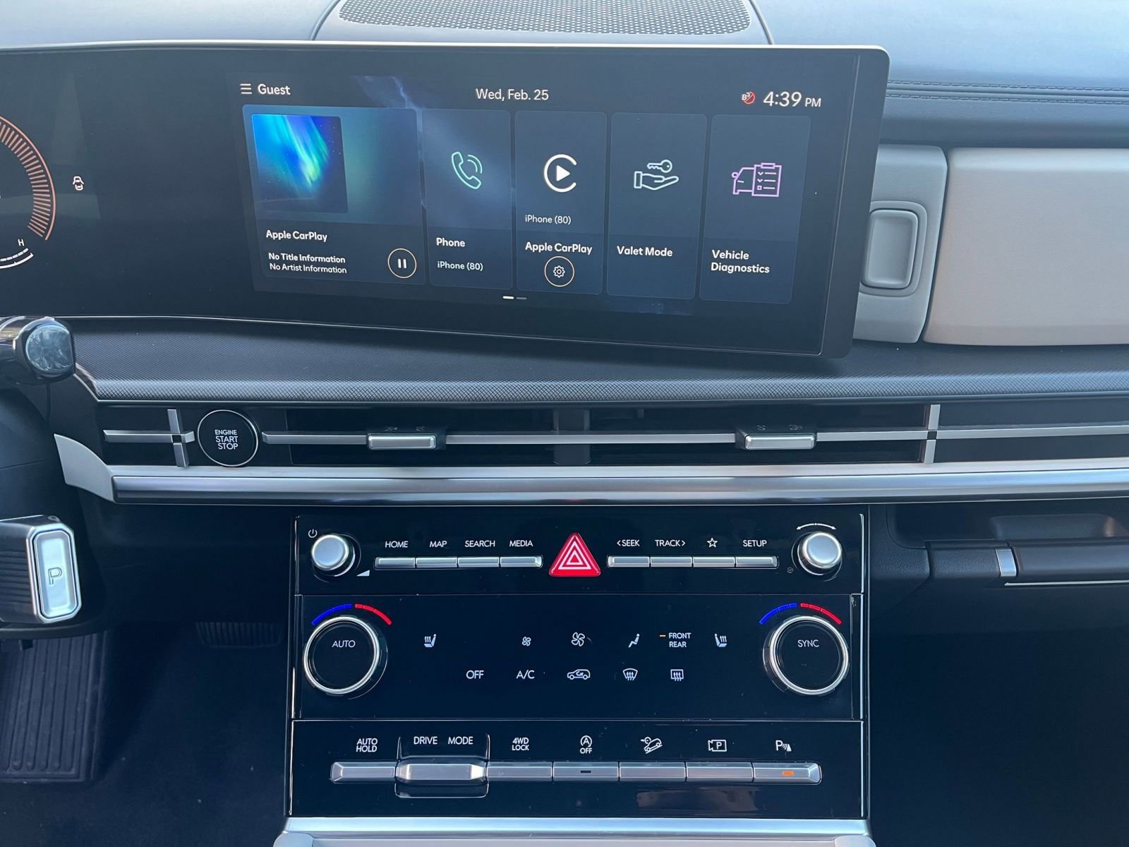 Used 2025 Hyundai Santa Fe SEL image 17