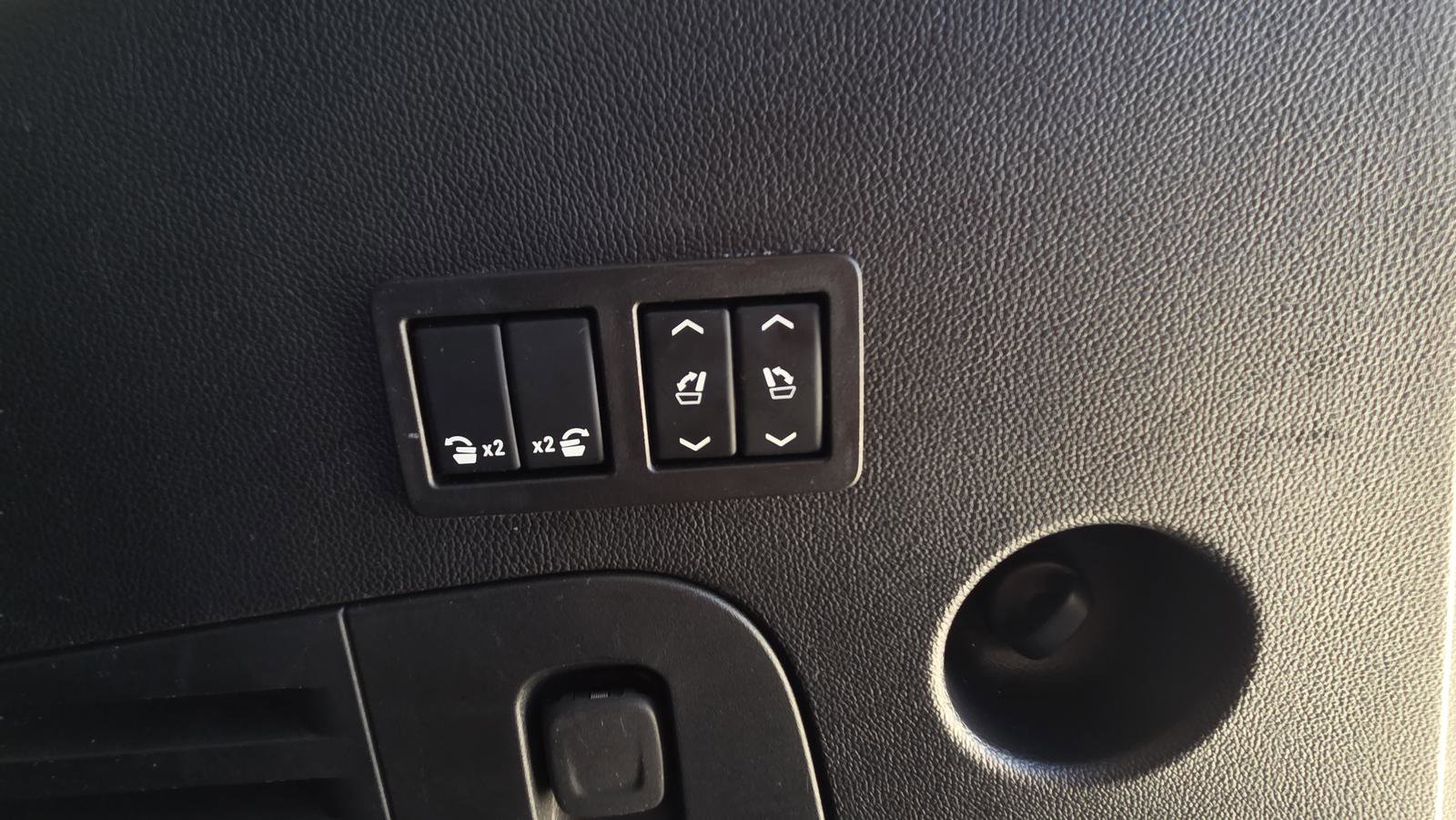 Used 2020 Cadillac Escalade Luxury image 19