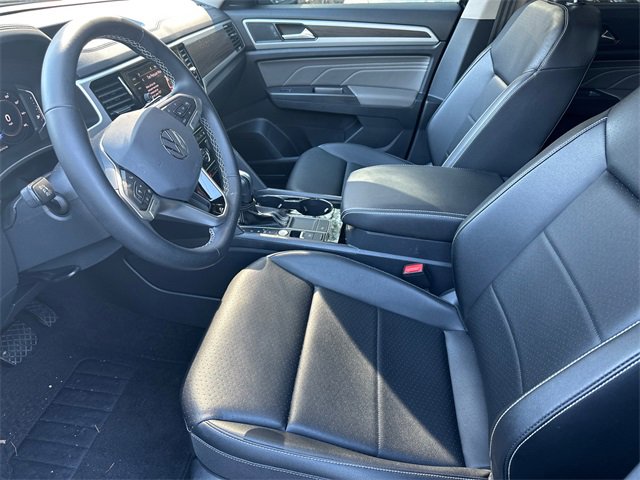 Used 2023 Volkswagen Atlas SE w/ Panoramic Sunroof Package image 9