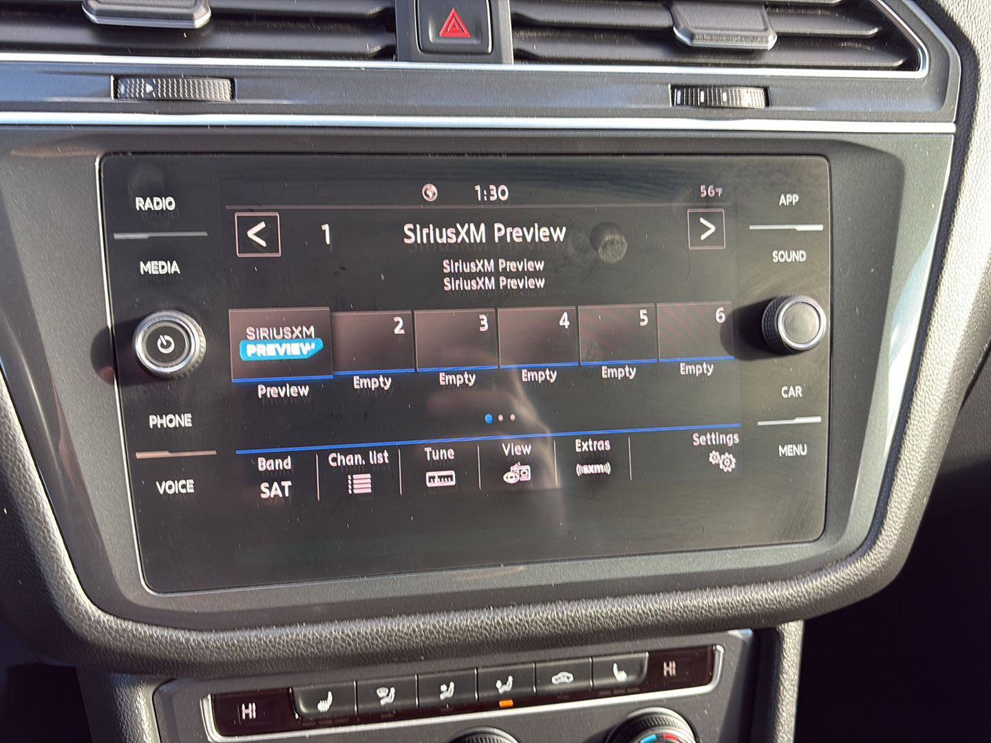 Used 2020 Volkswagen Tiguan SE image 18