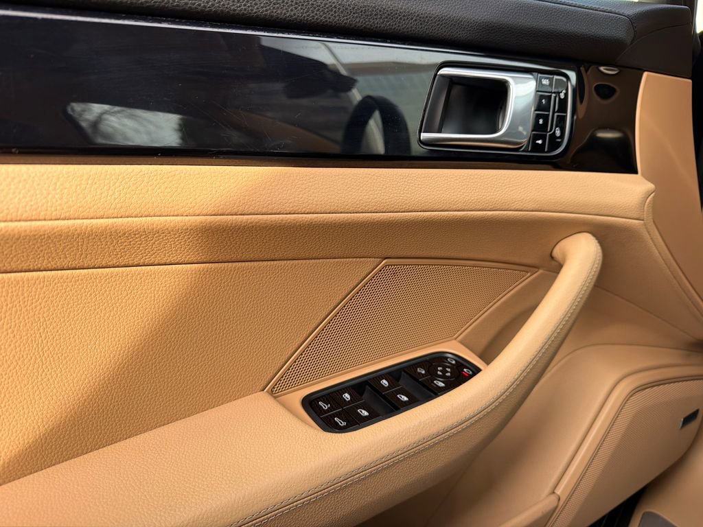 Used 2018 Porsche Panamera 4 w/ Premium Package Plus image 41