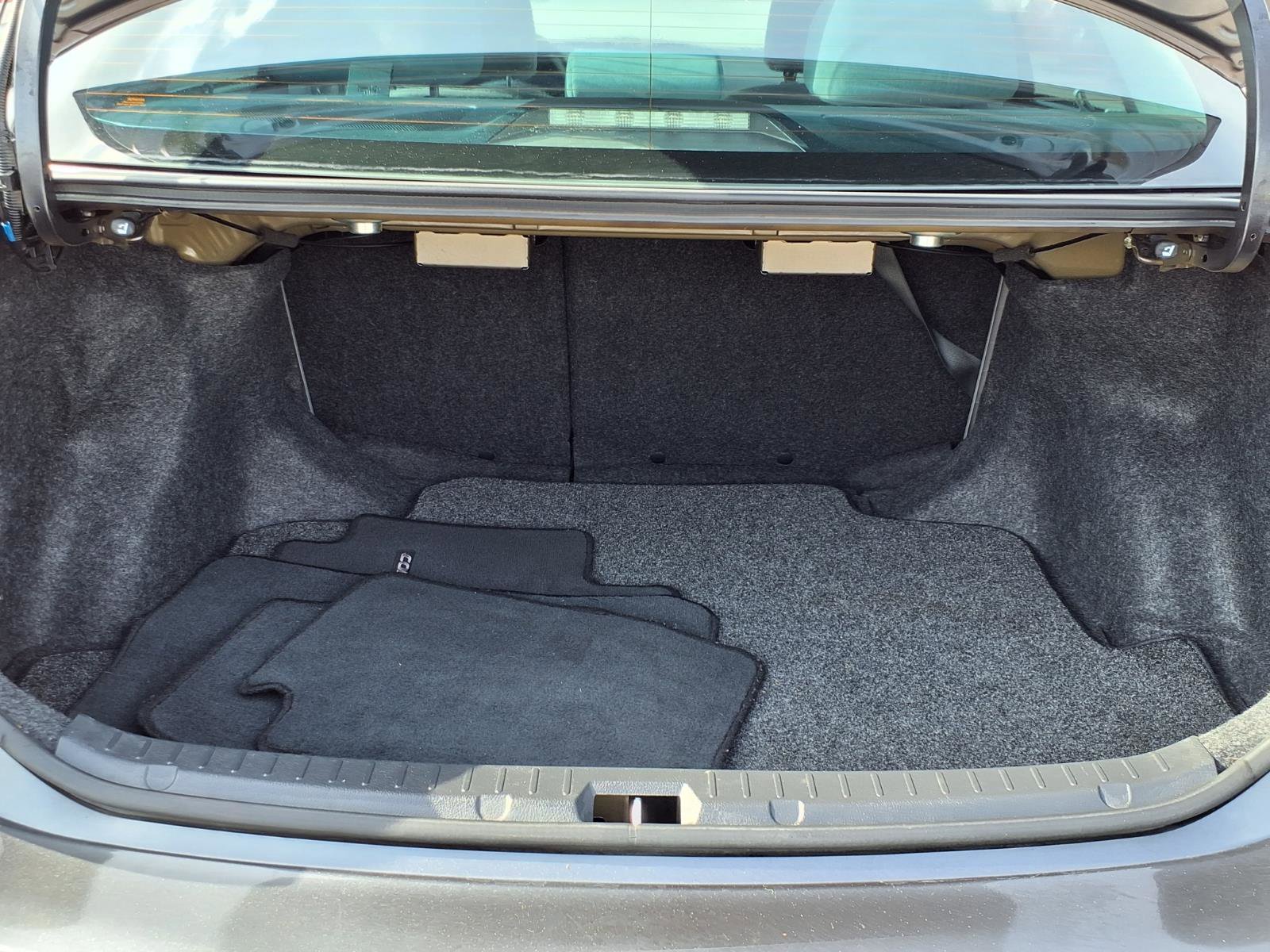Used 2013 Toyota Corolla LE image 18
