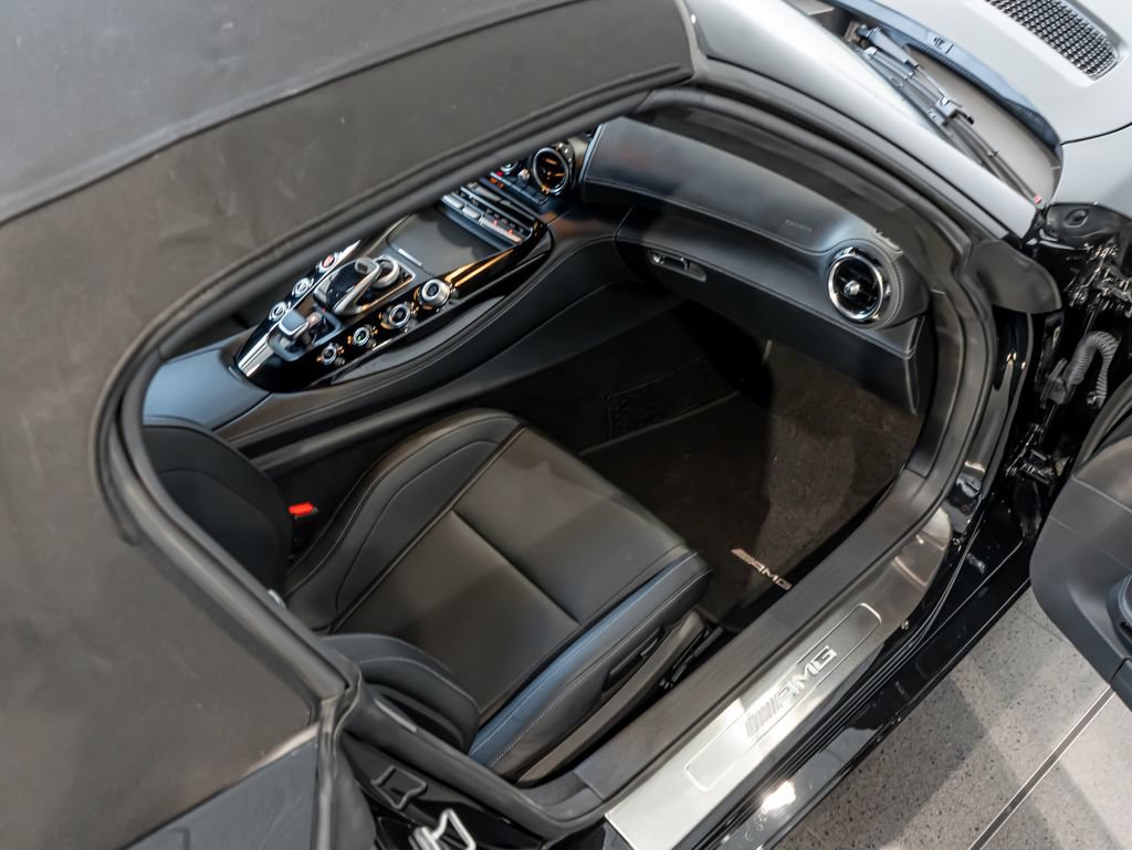 Used 2018 Mercedes-Benz AMG GT Roadster image 22