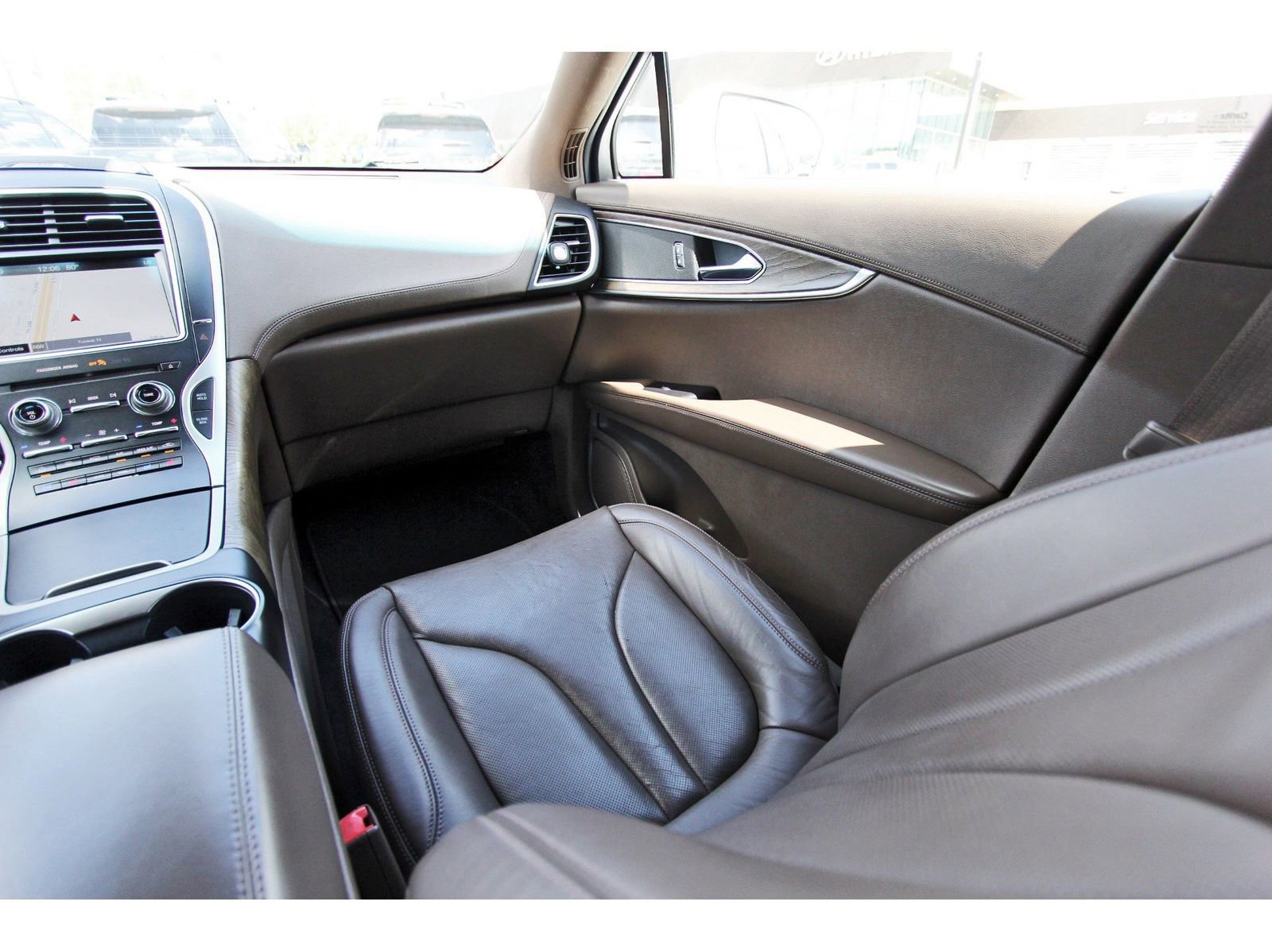 Used 2017 Lincoln MKX Reserve w/ Lincoln MKX Climate Package image 12