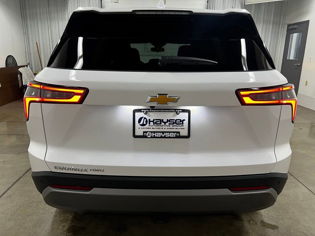 New 2026 Chevrolet Equinox LT w/ Convenience Package II AWD/4WD image 4