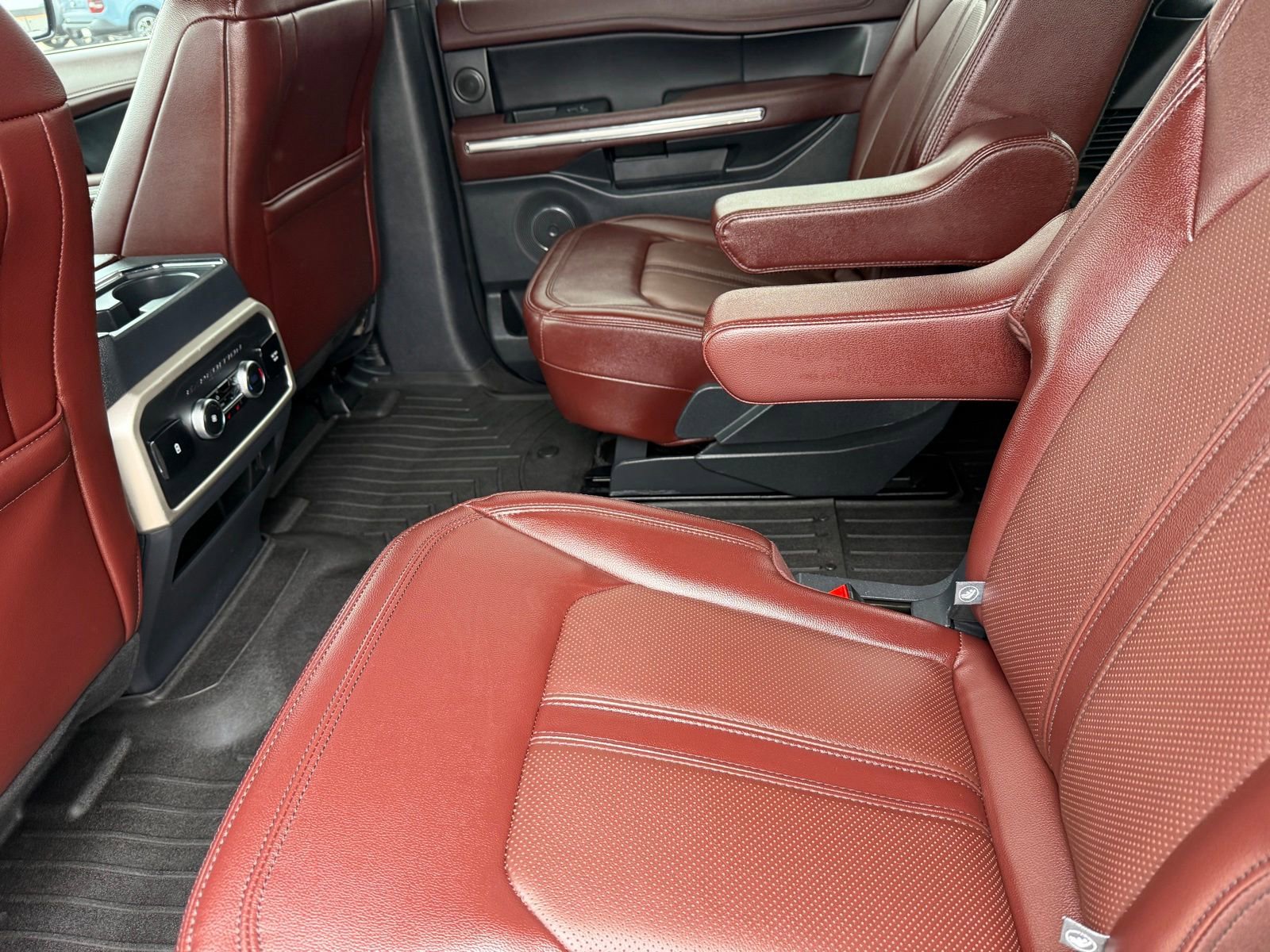 Certified 2024 Ford Expedition Limited RWD image 19