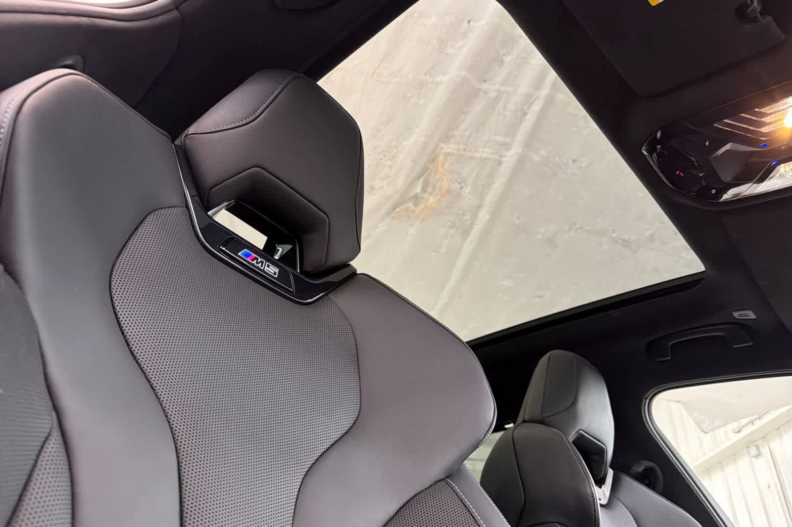 Used 2026 BMW M5 Touring AWD/4WD image 17