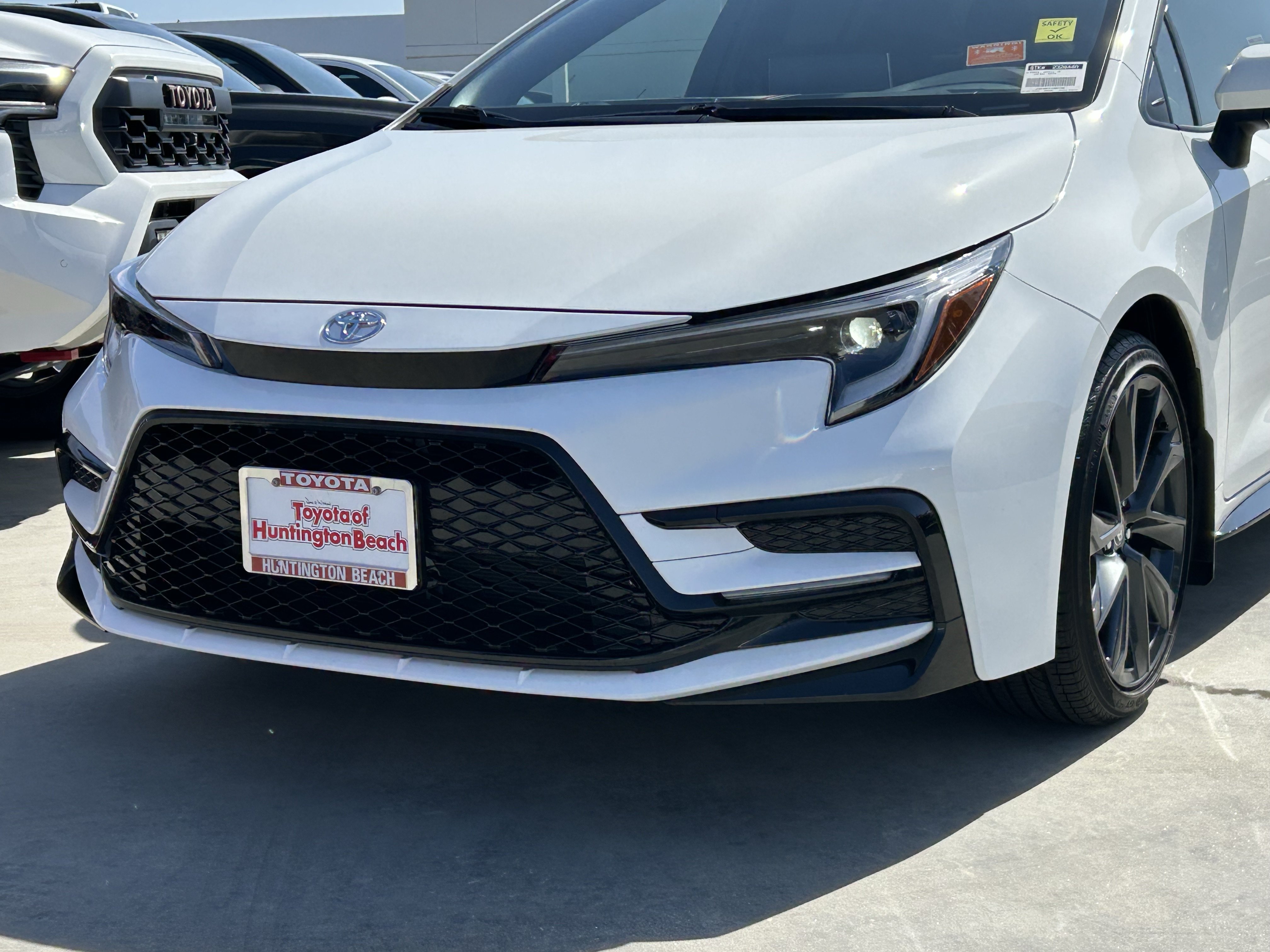 Certified 2026 Toyota Corolla SE w/ SE Package FWD image 6