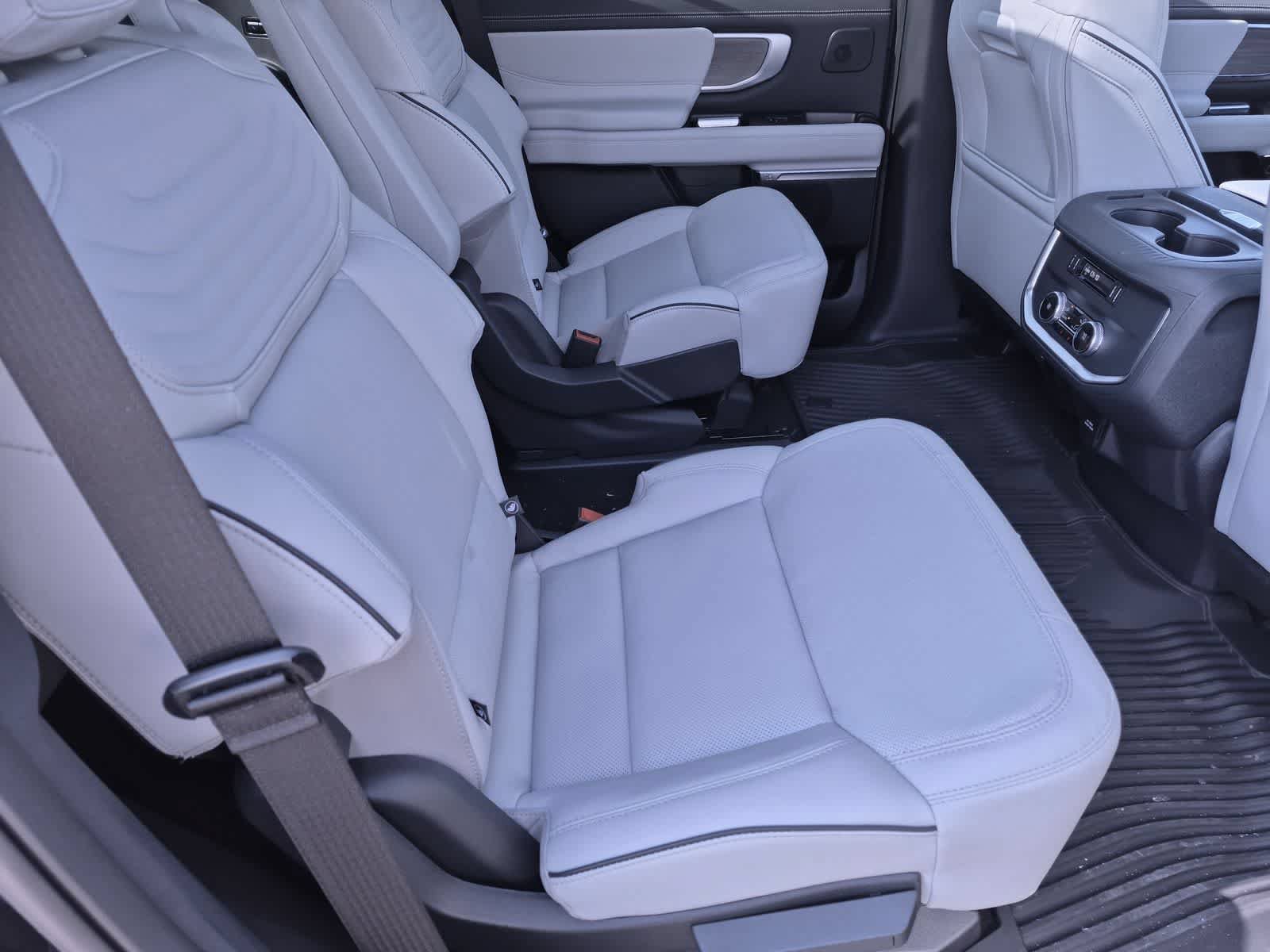 New 2025 Ford Expedition Platinum w/ Platinum Ultimate Package AWD/4WD image 21