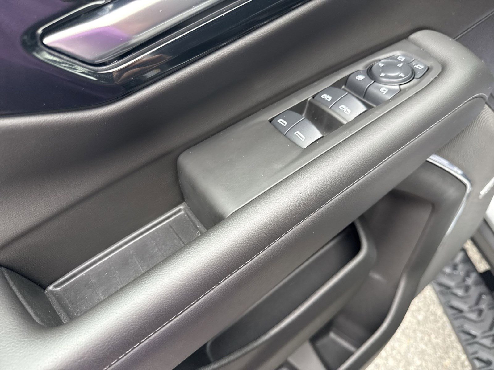 Used 2025 Chevrolet Tahoe Z71 w/ Comfort Package image 14