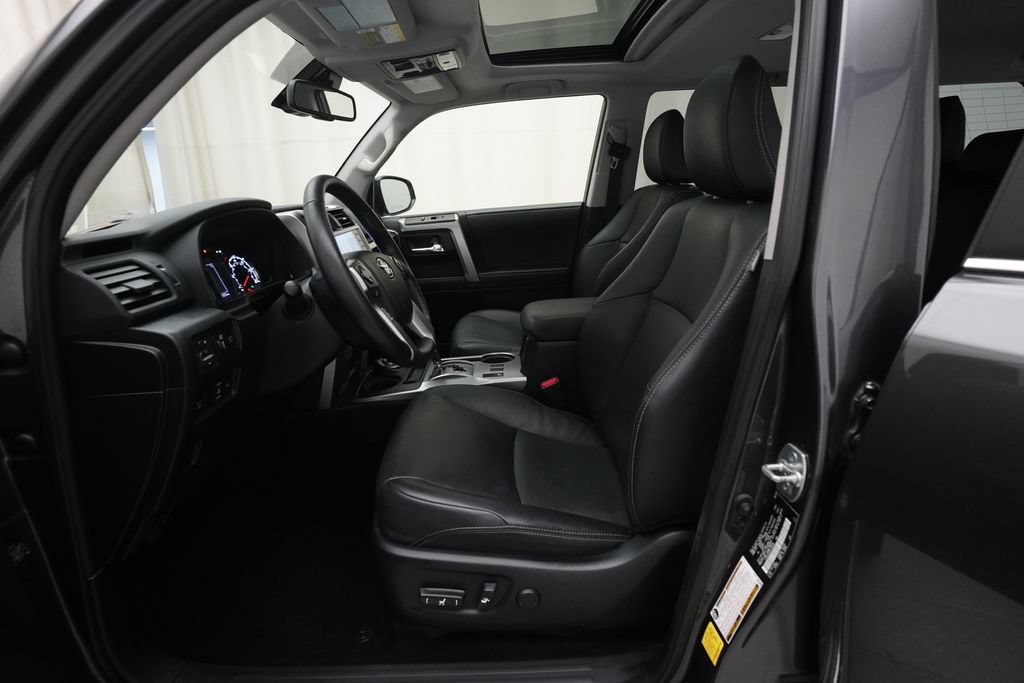 Used 2023 Toyota 4Runner Limited AWD/4WD image 7