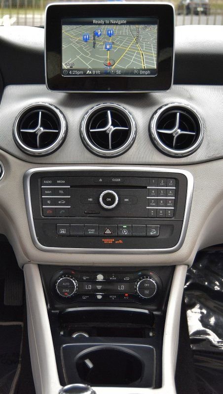 Used 2017 Mercedes-Benz GLA 250 4MATIC image 25