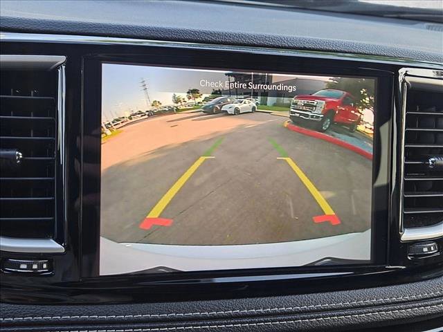 Used 2023 Chrysler Pacifica Touring-L FWD image 13